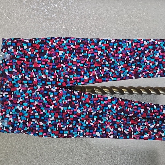 Attyre Blue and Pink Geometric Leggings - Picture 3 of 6